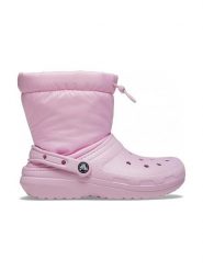Crocs Kozaki zimowe "Classic Lined Neo Puff" w kolorze jasnoróżowym rozmiar: 39/40. Różowe kozaki Crocs, na zimę, z materiału, bez obcasa, bez zapięcia. Za 231.68 zł.