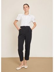 BGN Spodnie w kolorze czarnym rozmiar: 40. Czarne spodnie materiałowe BGN, na co dzień, bez wzorów, z materiału. Za 108.99 zł.