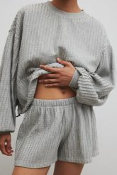 Spodenki z dzianiny strukturalnej w kolorze COOL GREY- SANDE-M/L. Szare szorty Marsala, bez wzorów, z bawełny. Za 199.90 zł.