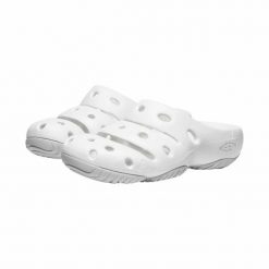 Klapki damskie KEEN YOGUI. Białe klapki Keen, bez wzorów, bez obcasa. Za 179.99 zł.