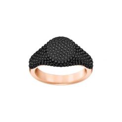 Pozłacany pierścionek z kryształami Swarovski. Czerwone pierścionki SWAROVSKI, z kryształem, pozłacane. W wyprzedaży za 269.95 zł.