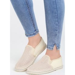 Beżowe Tenisówki High-Flown. Brązowe trampki Born2be, bez wzorów, bez zapięcia. Za 29.99 zł.