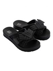 Zaxy Klapki "Urbana" w kolorze czarnym rozmiar: 41/42. Czarne klapki Zaxy, bez wzorów, z otwartym noskiem, bez obcasa. Za 82.83 zł.