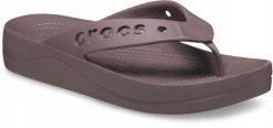 Japonki Dla Dorosłych Crocs Baya Platform Flip. Brązowe klapki Crocs, bez wzorów, z materiału, bez obcasa. Za 139.99 zł.