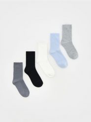 Skarpetki z bawełną 5 pack - jasnoniebieski. Niebieskie skarpety Reserved, bez wzorów, z bawełny. W wyprzedaży za 32.99 zł.