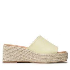 Espadryle DeeZee. Zielone espadryle DeeZee, bez wzorów, bez obcasa, bez zapięcia. Za 129.99 zł.