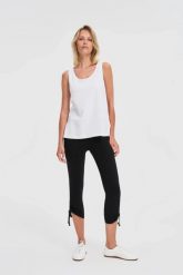 Bawełniane legginsy czarne. Czarne legginsy MOODO, m, bez wzorów, z bawełny. W wyprzedaży za 49.99 zł.