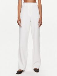 YAS Spodnie materiałowe Izzie 26032131 Biały Regular Fit. Białe spodnie materiałowe YAS, l, bez wzorów, z materiału. Za 199.99 zł.