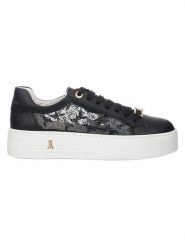 Patrizia Pepe Skórzane sneakersy w kolorze czarnym rozmiar: 38. Czarne trampki Patrizia Pepe, bez wzorów, z materiału, bez zapięcia. Za 460.12 zł.