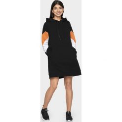 Sukienka dzianinowa. Sukienki 4f, na co dzień, bez wzorów, z dzianiny, bez kołnierzyka, bez ramiączek, proste. Za 169.99 zł.