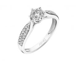 Pierścionek z białego złota z brylantami - 0,25 ct - próba 585. Białe pierścionki Apart, z brylantem, złote. Za 4,390.00 zł.
