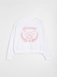 Dresowa bluza crewneck z haftem Kuromi - biały. Białe bluzy sportowe Sinsay, l, bez wzorów, z dresówki, bez kaptura. Za 49.99 zł.