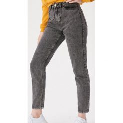 Jeansy moms - Szary. Szare jeansy Sinsay, bez wzorów. Za 59.99 zł.