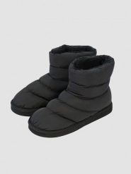 Monki Botki w kolorze czarnym rozmiar: 36/37. Czarne botki Monki, bez wzorów, z materiału, bez obcasa, bez zapięcia. Za 39.99 zł.