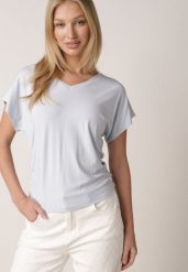 Niebieski T-shirt z Wiskozy z Trójkątnym Dekoltem Achiore. Niebieskie t-shirty Born2be, l, bez wzorów, z jeansu, bez kołnierzyka, bez ramiączek. Za 79.99 zł.