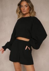 Czarne Basicowe Szorty z Bawełny High Waist Naldelle. Czarne szorty Renee, bez wzorów, z bawełny, eleganckie, z podwyższonym stanem. Za 49.99 zł.