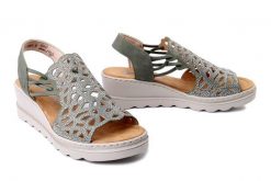 RIEKER 67465-52 green, sandały damskie. Zielone sandały Rieker, bez wzorów, bez obcasa, na koturnie, bez zapięcia. Za 262.32 zł.