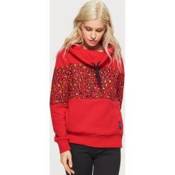 Wzorzysta bluza z kołnierzem - Czerwony. Bluzy Cropp. W wyprzedaży za 49.99 zł.