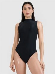 4F Kostium kąpielowy jednoczęściowy damski - czarny L. Czarne szorty 4f, bez wzorów, z elastanu, klasyczne. Za 149.99 zł.
