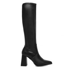 Kozaki DeeZee. Czarne kozaki DeeZee, bez obcasa, na słupku, bez zapięcia. Za 259.99 zł.