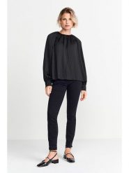 Rich & Royal Bluzka w kolorze czarnym rozmiar: 38. Czarne bluzki Rich & Royal, bez wzorów, bez kołnierzyka, bez ramiączek. Za 215.71 zł.