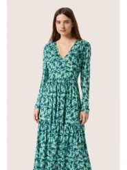 Soaked in Luxury Sukienka "Soaked in Luxury" w kolorze turkusowym rozmiar: L. Niebieskie sukienki Soaked in Luxury, na co dzień, l, bez wzorów, bez kołnierzyka, bez ramiączek, midi, proste. Za 173.99 zł.