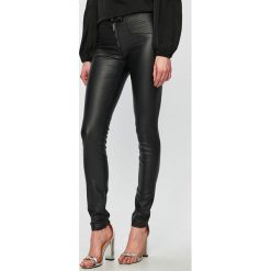 Morgan - Spodnie. Czarne spodnie materiałowe Morgan, na co dzień, bez wzorów, z elastanu. W wyprzedaży za 159.90 zł.