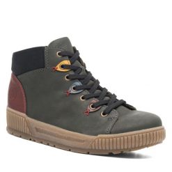 Botki Rieker. Zielone botki Rieker, bez wzorów, bez obcasa, na płaskiej podeszwie, bez zapięcia. Za 359.99 zł.