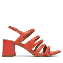 Sandały Tamaris. Brązowe sandały Tamaris, bez wzorów, bez obcasa, na słupku, bez zapięcia. Za 299.99 zł.