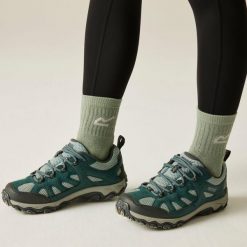 Buty damskie trekkingowe niskie z membraną Edgepoint IV. Zielone trekkingi Regatta, z materiału, outdoorowe. Za 199.99 zł.