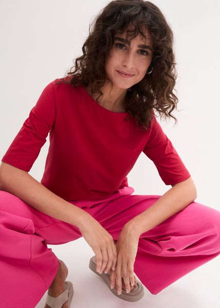 T-shirt z dekoltem w łódkę. Czerwone koszulki sportowe bonprix, bez wzorów, z bawełny, bez ramiączek. Za 42.99 zł.