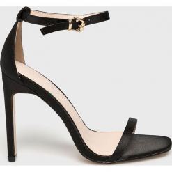 Public Desire - Szpilki VINO. Czarne szpilki Public Desire, bez wzorów, z materiału, bez obcasa, na obcasie, bez zapięcia. W wyprzedaży za 89.90 zł.