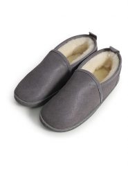 Kaiser Naturfellprodukte Kapcie wełniane "Helsinki" w kolorze szarym rozmiar: 42. Szare obuwie domowe Kaiser Naturfellprodukte, bez wzorów, z wełny, bez zapięcia. Za 279.11 zł.