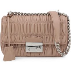 Prada Listonoszka 1BD139_2B25F. Torebki klasyczne Prada, bez wzorów, z materiału, na ramię, bez dodatków. Za 3,023.00 zł.