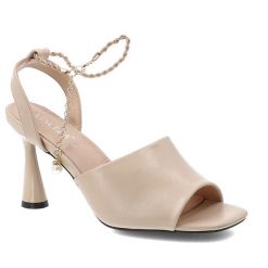 Sandały damskie Vinceza, cholewka ze skóry ekologicznej z metalicznym wykończeniem pasek wokół kostki zamienny na łańcuszek, beżowe, 62297. Brązowe sandały VINCEZA, bez wzorów, ze skóry ekologicznej, bez obcasa, na obcasie, bez zapięcia. Za 129.00 zł.