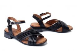 PIAZZA 910318-01 schwarz, sandały damskie. Czarne sandały Piazza, bez wzorów, ze skóry, bez obcasa, na obcasie, bez zapięcia. Za 254.92 zł.