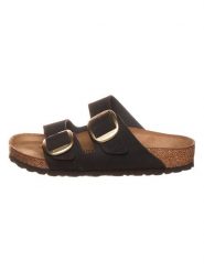Birkenstock Skórzane klapki "Arizona Big Buckle" w kolorze czarnym rozmiar: 40. Czarne klapki Birkenstock, bez wzorów, z otwartym noskiem, bez obcasa. Za 538.45 zł.