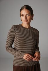 BLUZKA REYA BRĄZ- TAUPE XS - Flawless. Brązowe bluzki Flawless, xs, bez wzorów, z wiskozy, bez kołnierzyka, bez ramiączek. Za 259.00 zł.