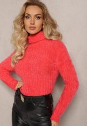 Ciemnoróżowy Golf z Puchatego Materiału z Wełną i Długim Rękawem Geolla. Czerwone golfy Renee, bez wzorów, z wełny, bez ramiączek. Za 49.99 zł.
