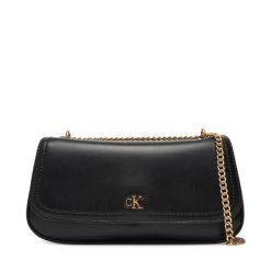 Torebka Calvin Klein. Czarne torebki klasyczne Calvin Klein, bez wzorów, bez dodatków. Za 559.99 zł.