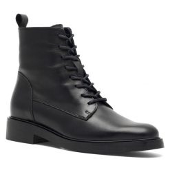 Botki Gino Rossi. Czarne botki Gino Rossi, bez wzorów, bez obcasa, na płaskiej podeszwie, bez zapięcia. Za 329.99 zł.