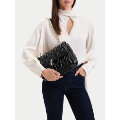 Torebka Eva Minge. Czarne torebki klasyczne Eva Minge, bez wzorów, bez dodatków. Za 279.99 zł.
