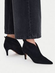 Nine West Botki CEO-C6019-2 Czarny. Czarne botki Nine West, bez wzorów, z materiału, bez obcasa, na szpilce, bez zapięcia. Za 279.99 zł.