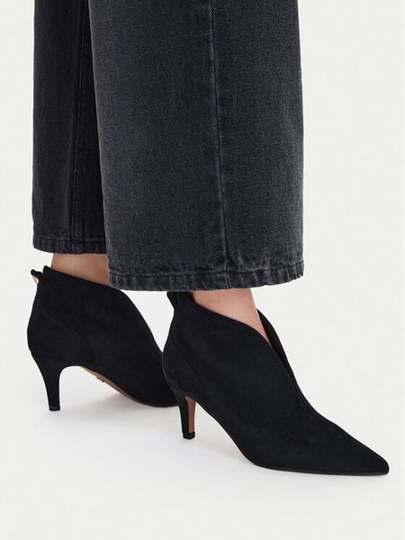 Nine West Botki CEO-C6019-2 Czarny. Czarne botki Nine West, bez wzorów, z materiału, bez obcasa, na szpilce, bez zapięcia. Za 279.99 zł.