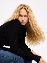 Rozpinany sweter z wiskozą - czarny. Czarne kardigany Reserved, l, bez wzorów, z dzianiny. Za 139.99 zł.