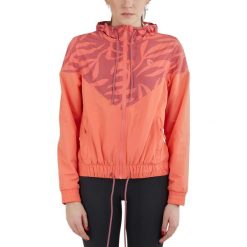 Damska wiatrówka Fundango Breeze Windbreaker. Czerwone kurtki sportowe FUNDANGO, l, bez wzorów, z softshellu, bez kaptura, trekkingowe. Za 419.90 zł.