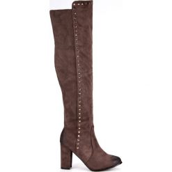 Brązowe Eleganckie Zamszowe Muszkieterki VINCEZA. Brązowe kozaki VINCEZA, na jesień, z zamszu, za kolano, bez obcasa, bez zapięcia. W wyprzedaży za 189.00 zł.