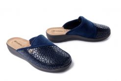 INBLU OD-10 004 granatowy, kapcie damskie. Niebieskie obuwie domowe Inblu, bez wzorów, bez zapięcia. Za 77.99 zł.