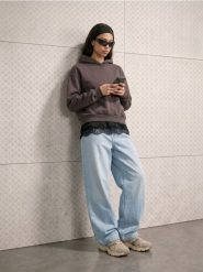 Bluza hoodie z ozdobnymi ćwiekami - szary. Szare bluzy Sinsay, l, bez wzorów, bez kaptura. Za 59.99 zł.