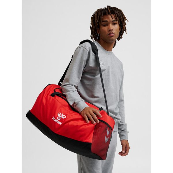 Torba sportowa Hummel Core 2.0 W SC. Czarne torby na ramię Hummel, bez wzorów, sportowe, na ramię, bez dodatków. Za 204.00 zł.